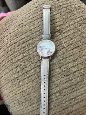 Fossil Women's Rose Gold Case Watch with Light Gray Strap and Floral Dial